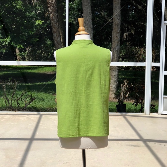 SOLD Susan Bristol Woman Linen Blend Top - Picture 5 of 8